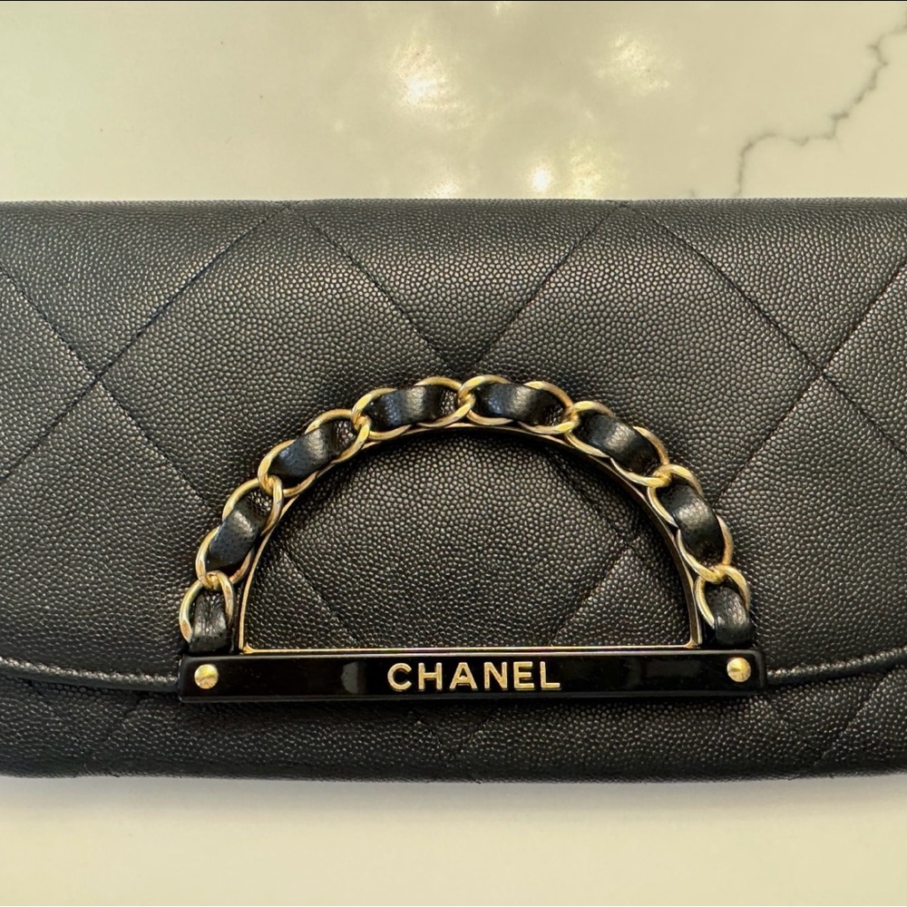 Chanel chain clutch